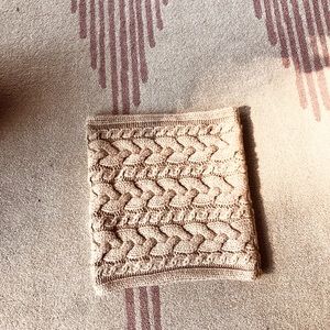 Chunky, knit, infinity, scarf.